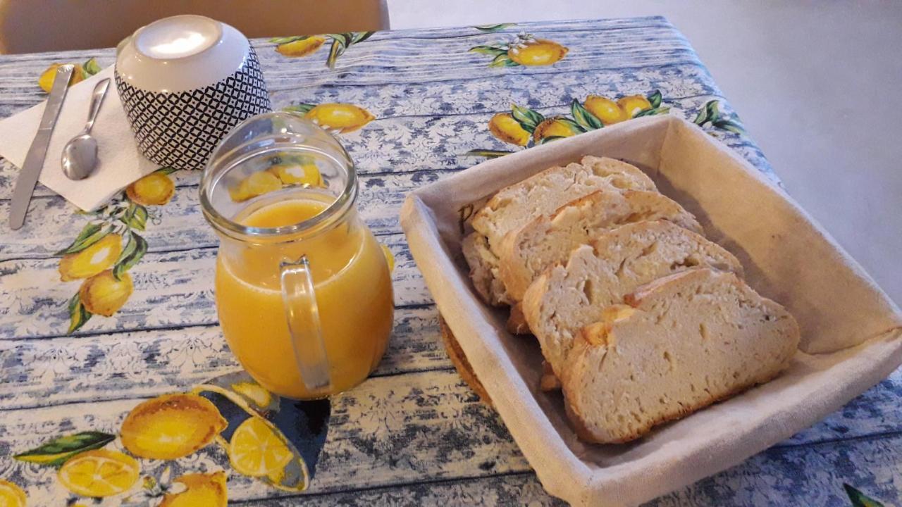 Les Tremieres Bed & Breakfast Saint-Paul-des-Fonts Exterior photo