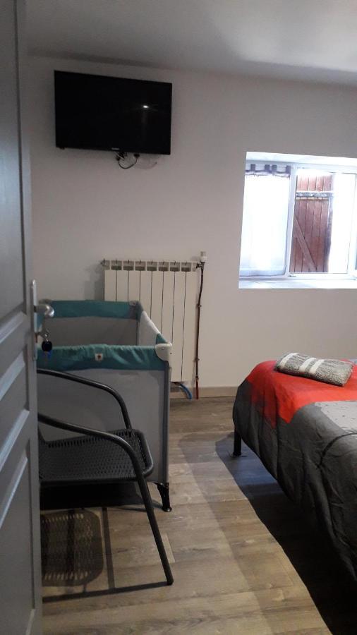 Les Tremieres Bed & Breakfast Saint-Paul-des-Fonts Exterior photo